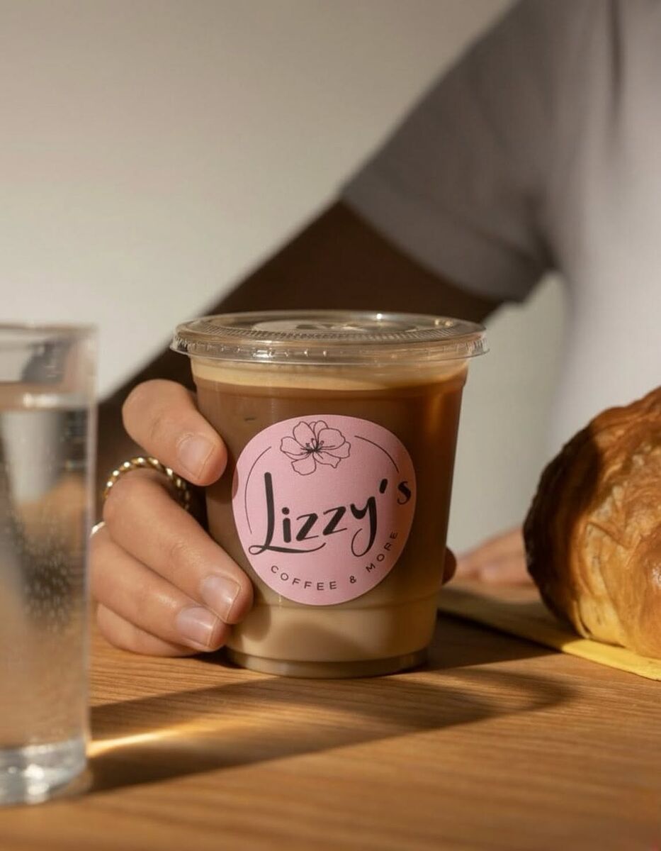 Lizzy's iced coffee & croissant